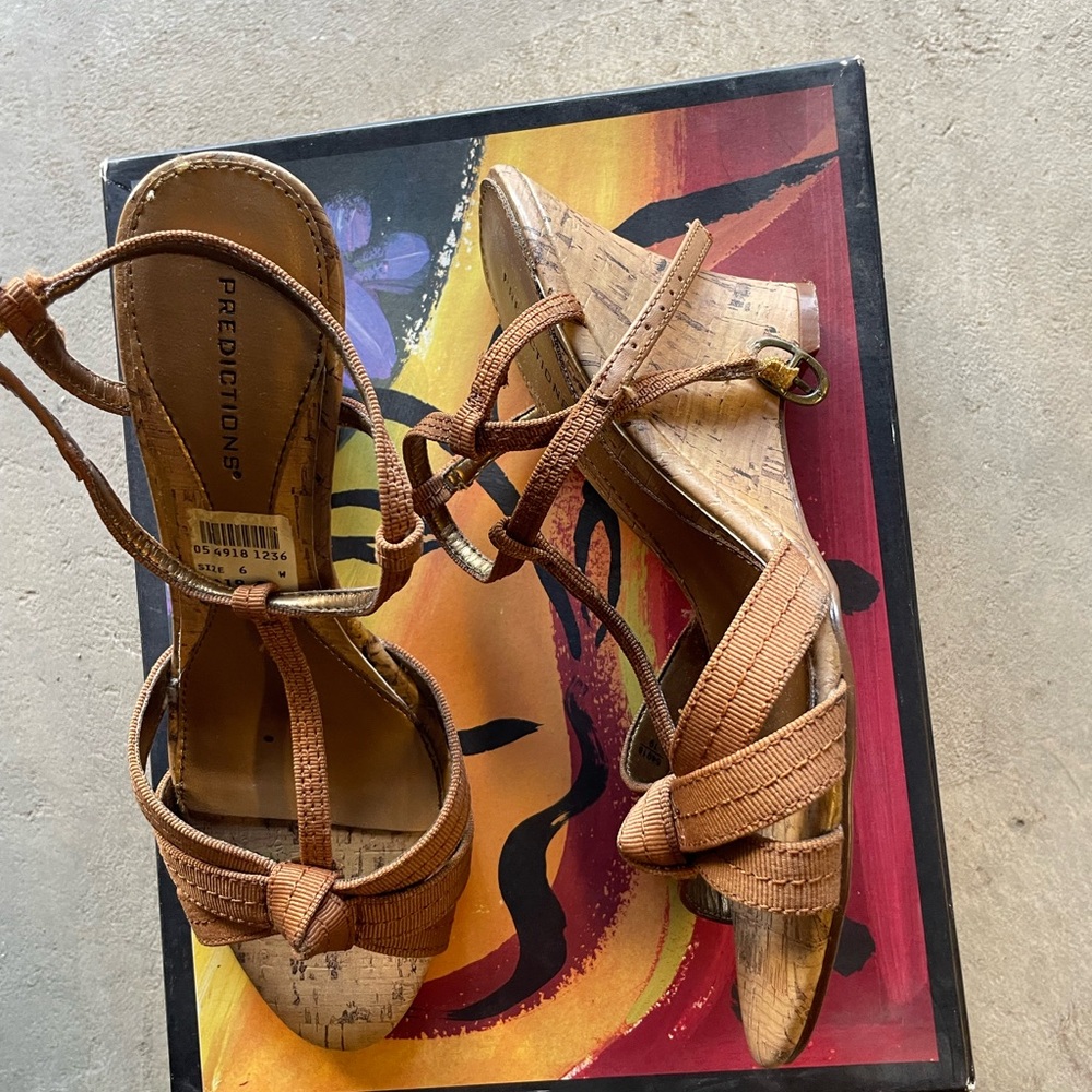 Predictions Women's Brown Strappy Sandals